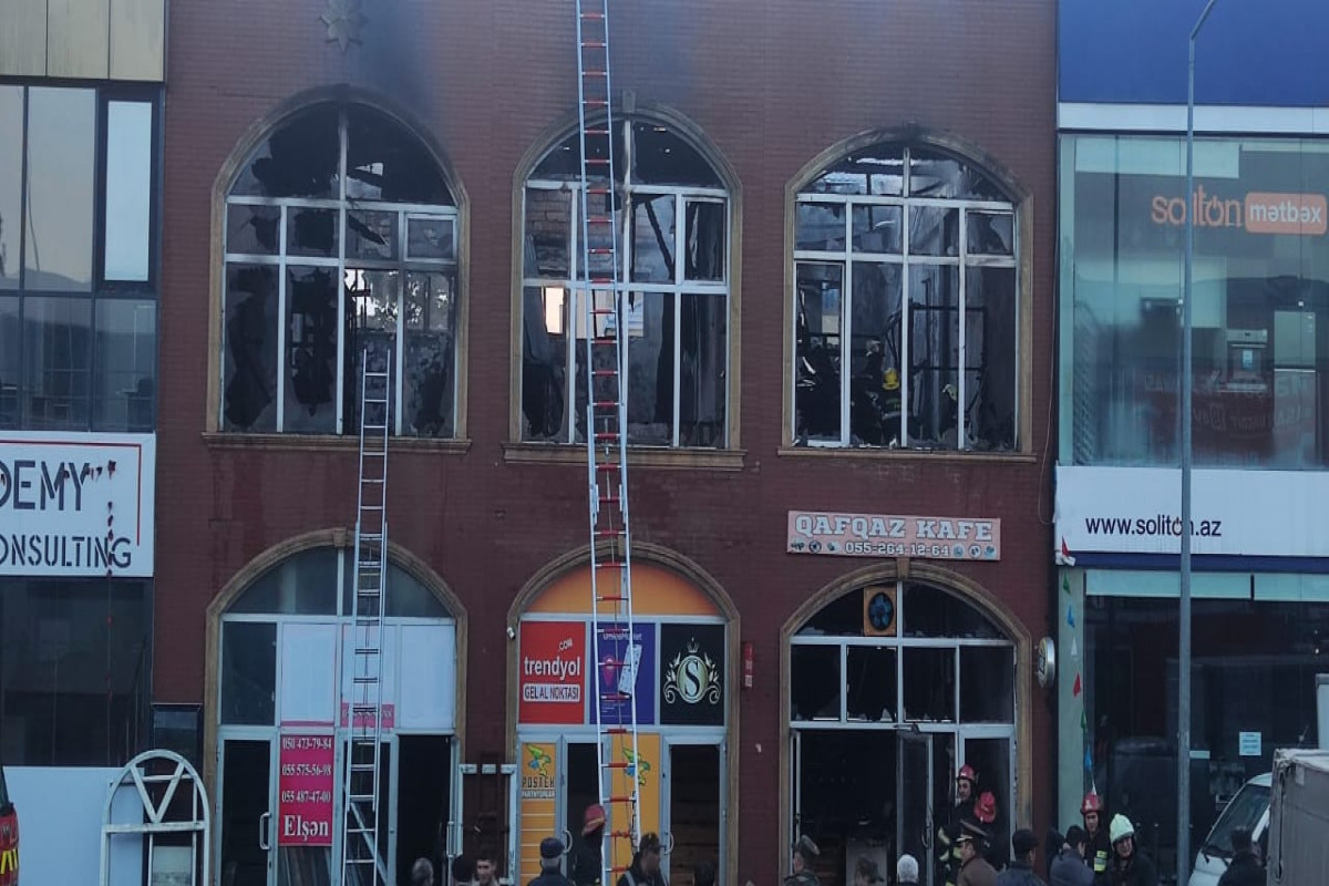Gəncədə kafe yanıb