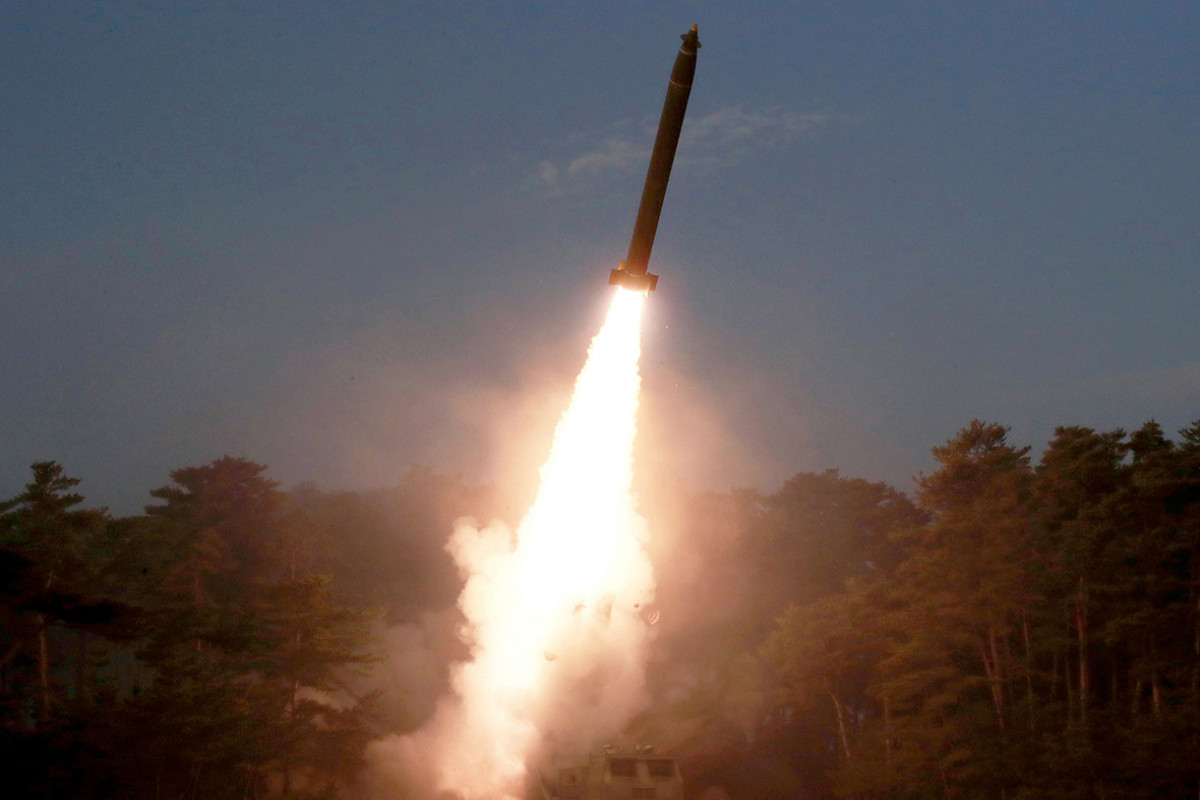 Şimali Koreya 10-a yaxın ballistik raket buraxıb