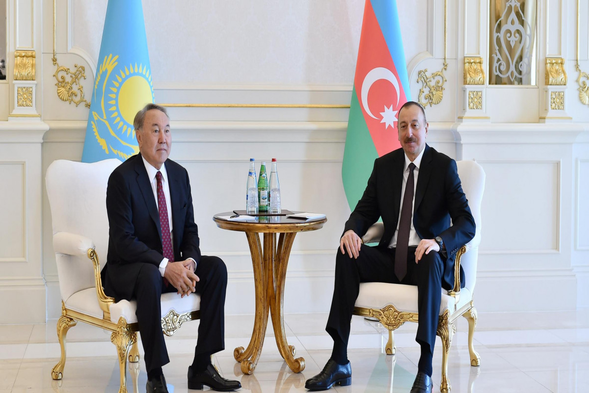 Qazaxıstan Respublikasının birinci Prezidenti Nursultan Nazarbayev Azərbaycan Respublikasının Prezidenti İlham Əliyev