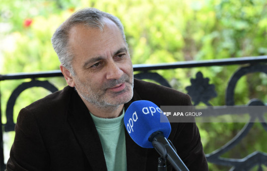 Əməkdar artist Elşən Rüstəmov
