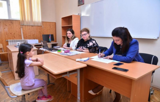 ​Tədrisi digər dillərdə aparılan I siniflərə qəbul üçün müsahibələr yekunlaşıb