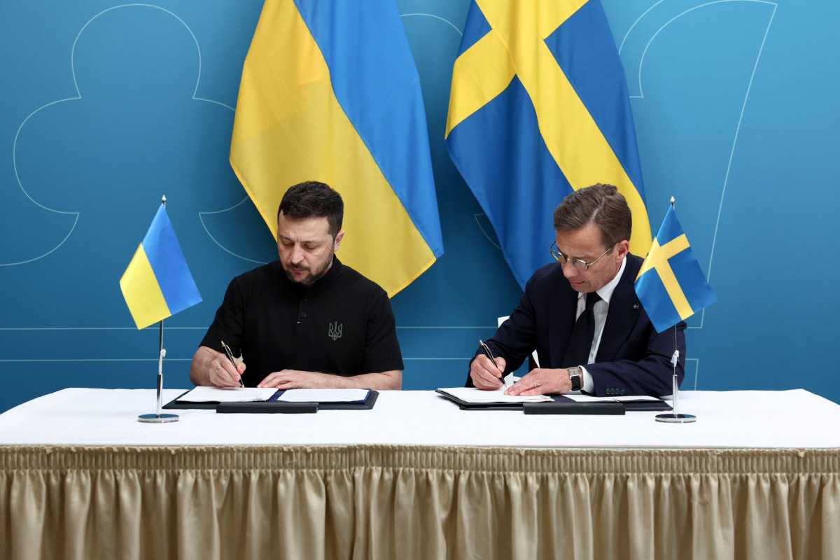 Ukrayna Prezidenti Vladimir Zelenski və İsveç Baş naziri Ulf Kritersson