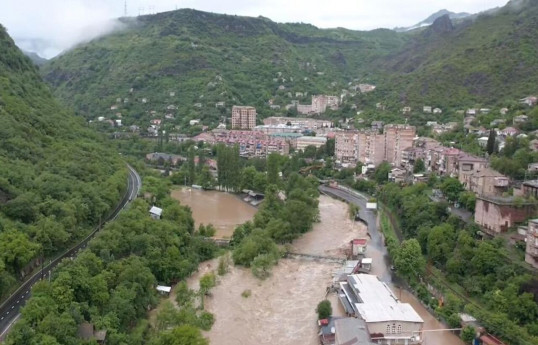 Rusiya Ermənistanda daşqınlar nəticəsində sıradan çıxmış dəmir yolunu bərpa edir