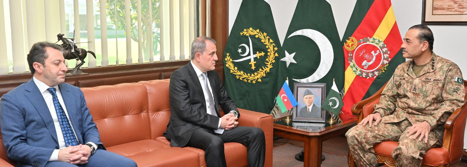 Ceyhun Bayramov Pakistanın Quru Qoşunları komandanı ilə görüşüb