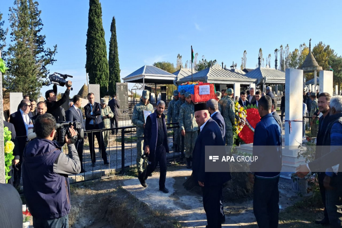 Birinci Qarabağ müharibəsində Kəlbəcərdə itkin düşən Möhübbət Mustafayevin qalıqları dəfn olunub - FOTO 