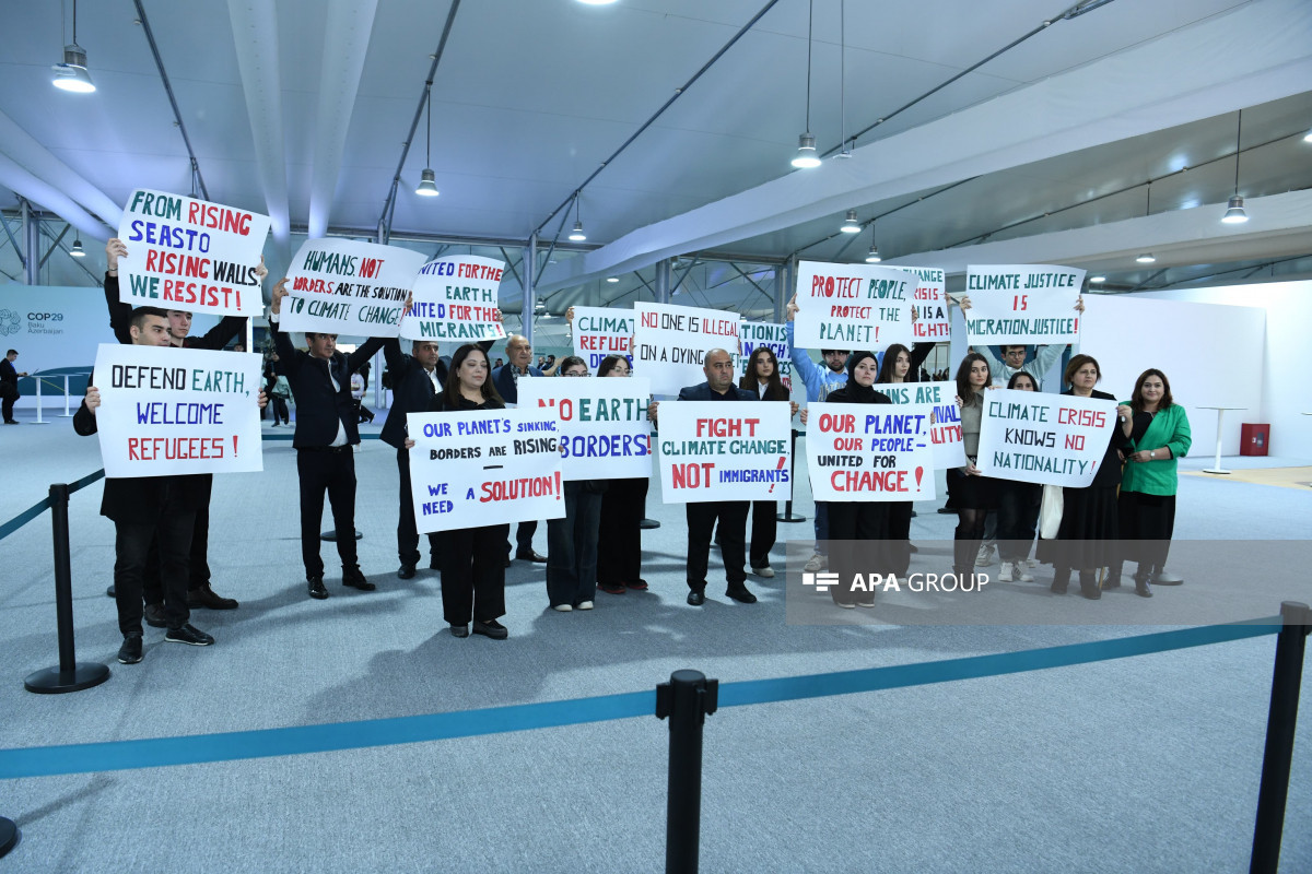 COP29 çərçivəsində Avropada miqrantlara qarşı təzyiqlərlə əlaqədar səssiz aksiya keçirilib - FOTO 