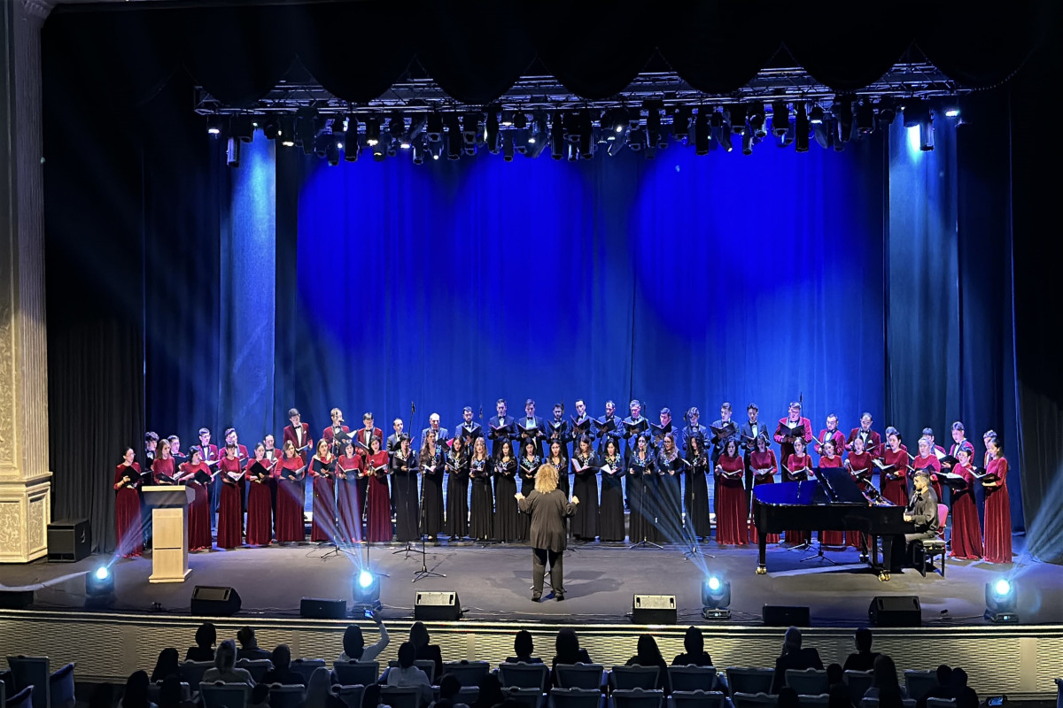 Qazax Kamera Xoru Gəncə Dövlət Filarmoniyasında konsert proqramı ilə çıxış edib