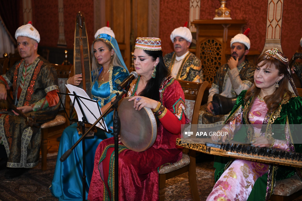 Bakıda Şah İsmayıl Xətainin Azərbaycana gətirilmiş 1508-ci ilə aid fərmanının təqdimatı keçirilib - FOTO 