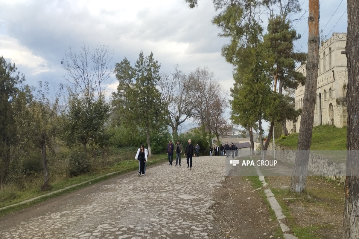 Gürcüstanlı səyyahlar Şuşa şəhərini ziyarət edib - FOTO 