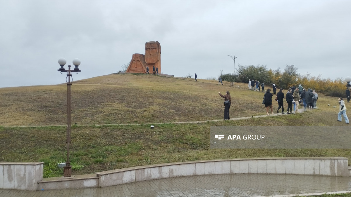 Gürcüstandan olan bir qrup azərbaycanlı Xankəndiyə səfər edib - FOTO 