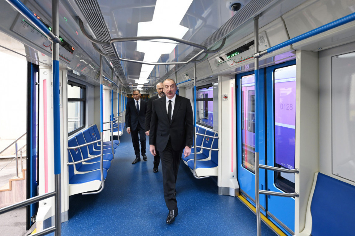 Prezident Bakıda komplektləşdirilən yeni nəsil metro qatarları ilə tanış olub - YENİLƏNİB 