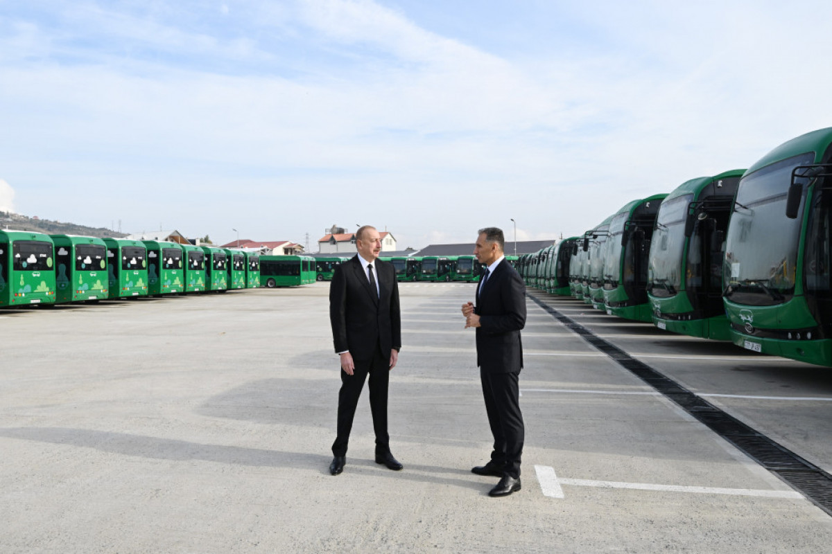 Prezident İlham Əliyev Zığ Elektrik Avtobus Parkının fəaliyyəti ilə tanış olub - FOTO  - YENİLƏNİB 