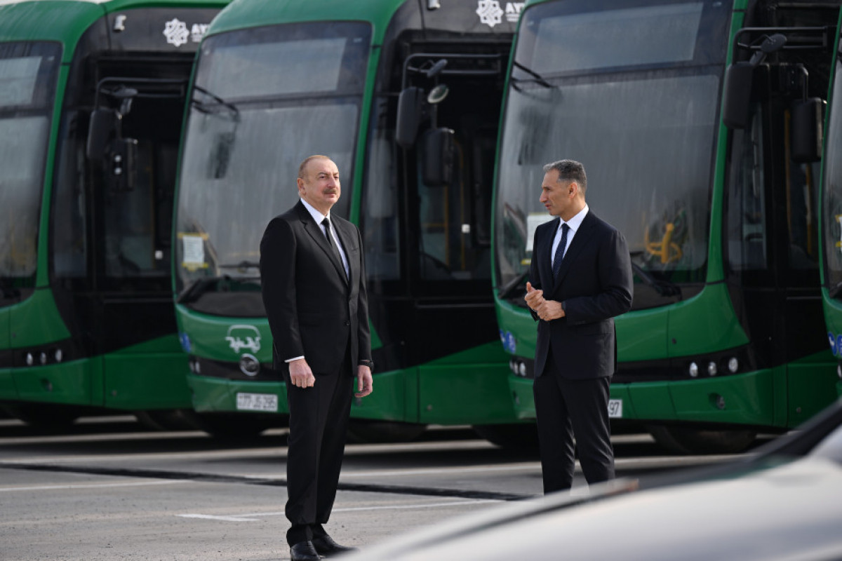 Prezident İlham Əliyev Zığ Elektrik Avtobus Parkının fəaliyyəti ilə tanış olub - FOTO  - YENİLƏNİB 