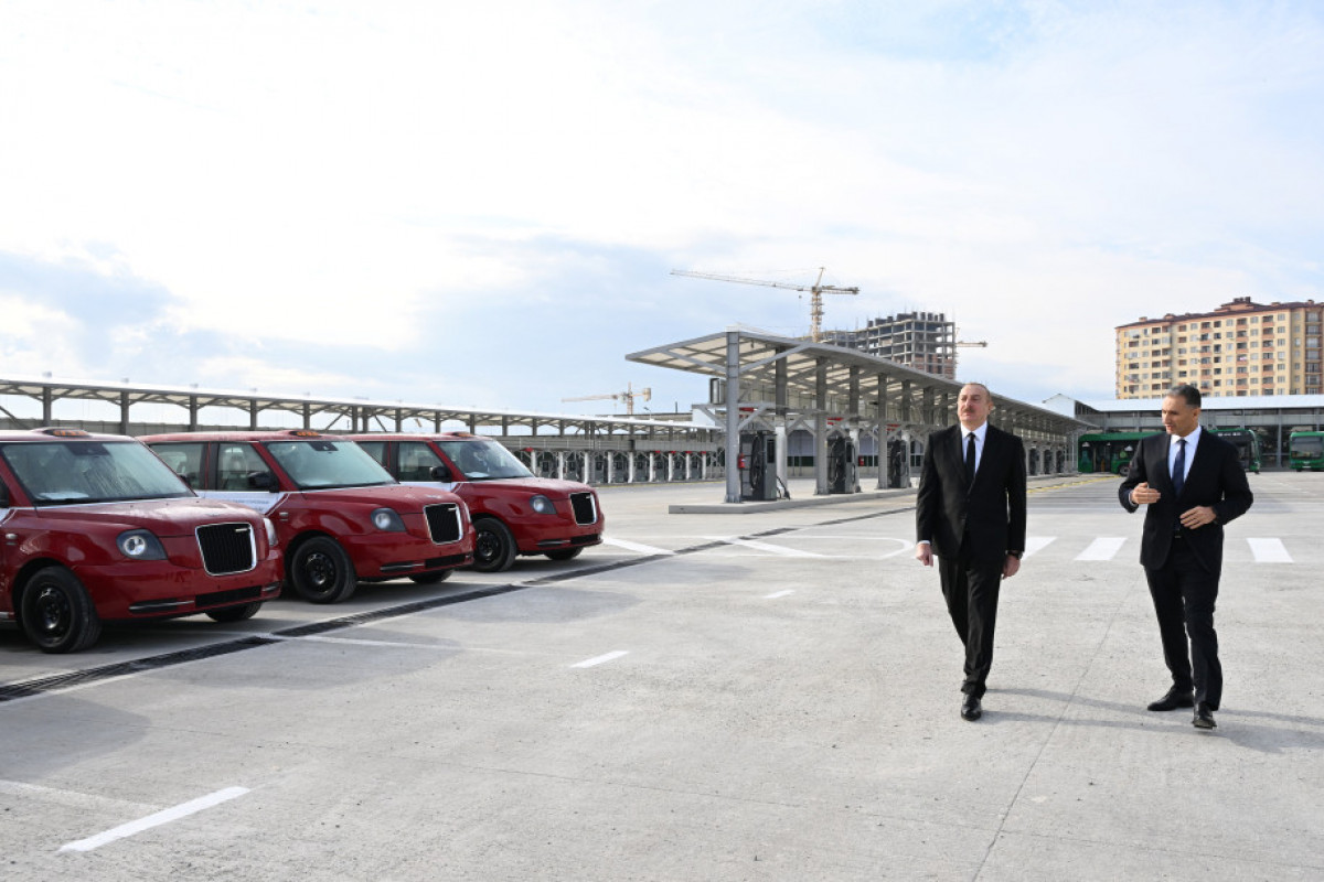 Prezident İlham Əliyev Zığ Elektrik Avtobus Parkının fəaliyyəti ilə tanış olub - FOTO  - YENİLƏNİB 