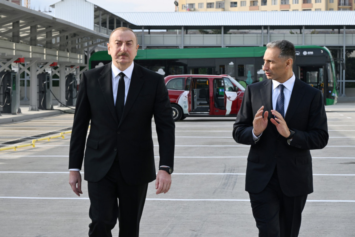 Prezident İlham Əliyev Zığ Elektrik Avtobus Parkının fəaliyyəti ilə tanış olub - FOTO  - YENİLƏNİB 