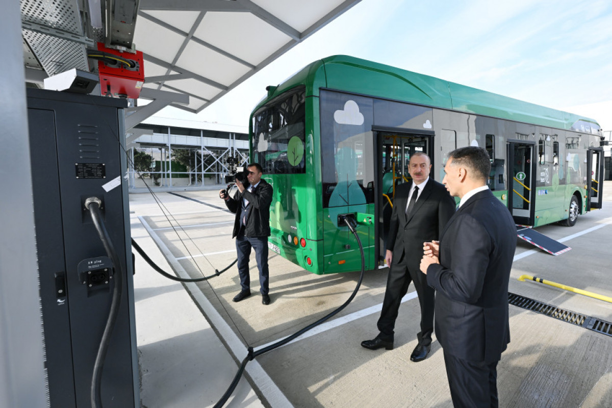 Prezident İlham Əliyev Zığ Elektrik Avtobus Parkının fəaliyyəti ilə tanış olub - FOTO  - YENİLƏNİB 