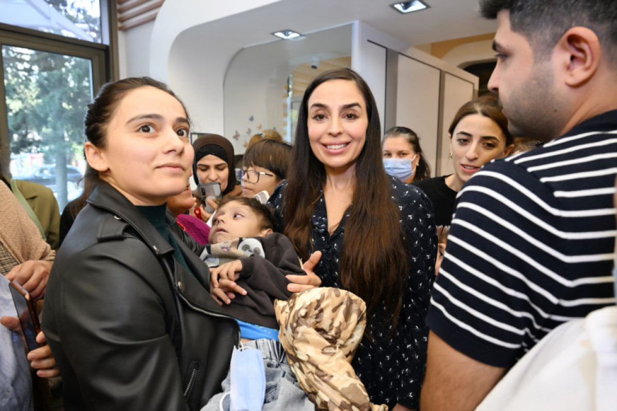 Birinci vitse-prezident Mehriban Əliyeva Talassemiya Mərkəzində olub - FOTO 