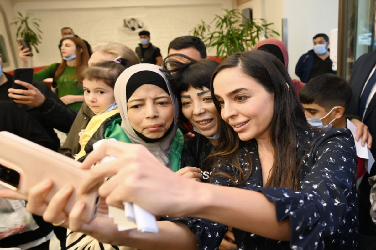 Birinci vitse-prezident Mehriban Əliyeva Talassemiya Mərkəzində olub - FOTO 