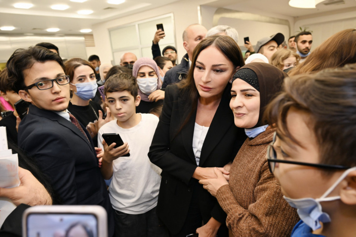 Birinci vitse-prezident Mehriban Əliyeva Talassemiya Mərkəzində olub - FOTO 