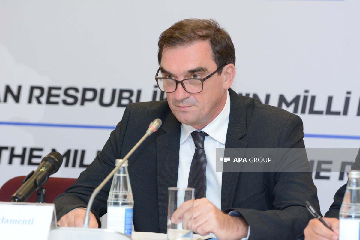 Serbiyalı müşahidəçi: Azərbaycanda seçicilər səsvermə prosesində iştirakın vacibliyini dərk edir