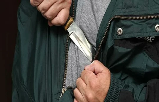 Bakı sakini özünü bıçaqlayıb