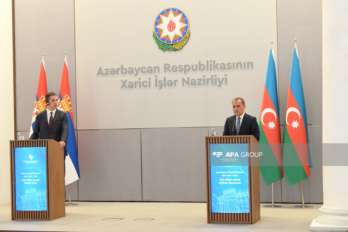 Ceyhun Bayramov Ermənistanla sülh sazişi üzərində irəliləyişlə bağlı serbiyalı həmkarını məlumatlandırıb