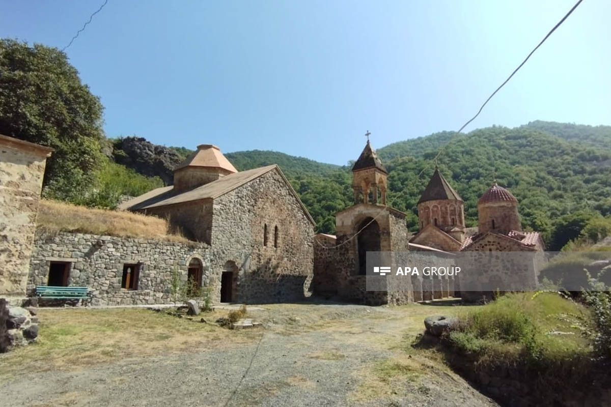 Media nümayəndələri Kəlbəcərdə Xudavəng monastır kompleksində olublar - FOTO 