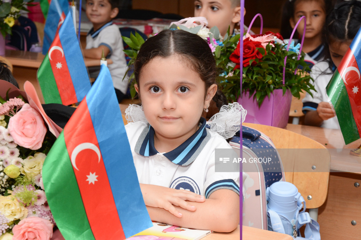 Bu il 130 mindən çox uşaq birinci sinfə gedir - FOTO 