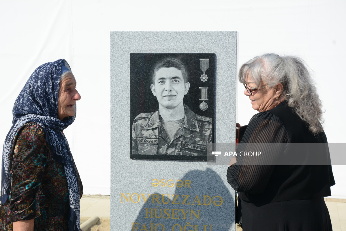 Antiterror əməliyyatı zamanı şəhid olan hərbi qulluqçuların məzarı ziyarət olunub - FOTO  - YENİLƏNİB 