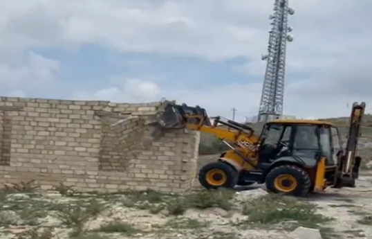 Fövqəladə Hallar Nazirliyi tərəfindən qanunsuz tikililər sökülüb