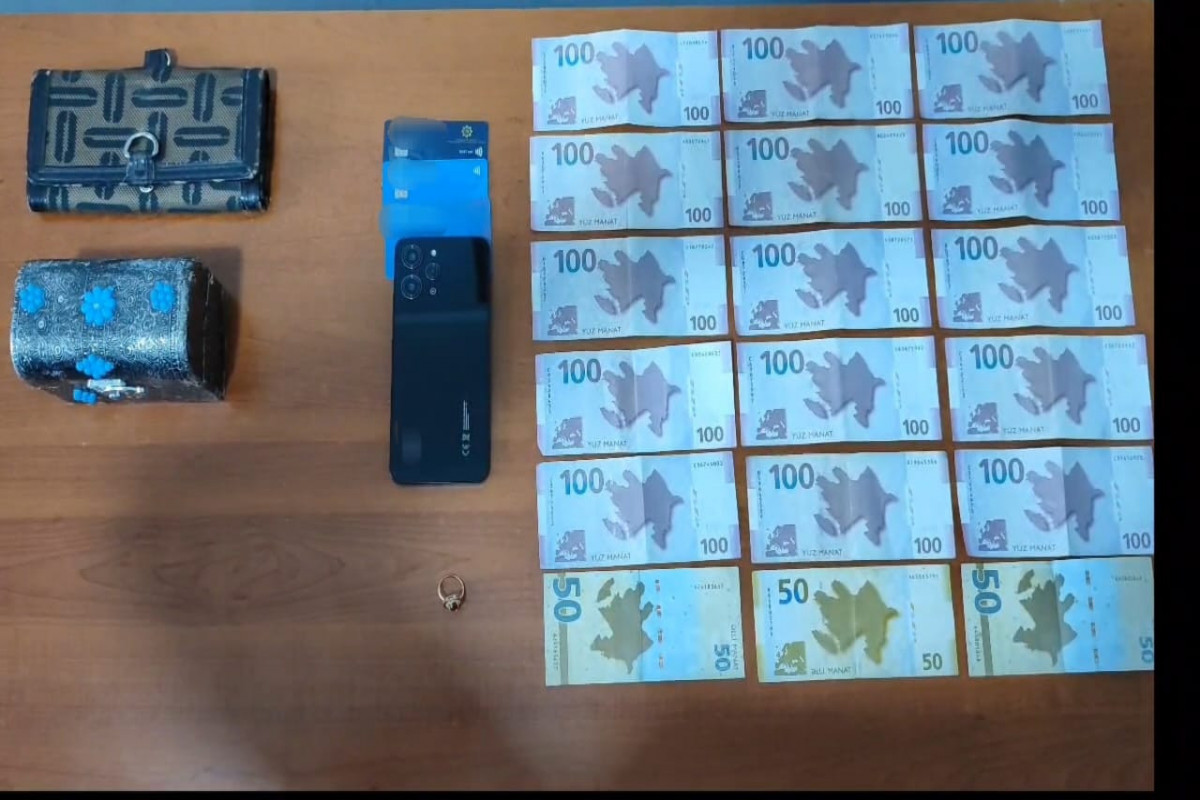 Astarada babasının evindən pul, pensiya kartları və qızıl oğurlayan şəxs saxlanılıb