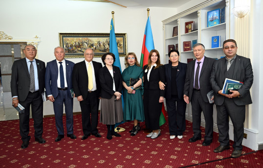 Astanada “Füzuli – 530 misra” kitabı təqdimat edilib - FOTO 