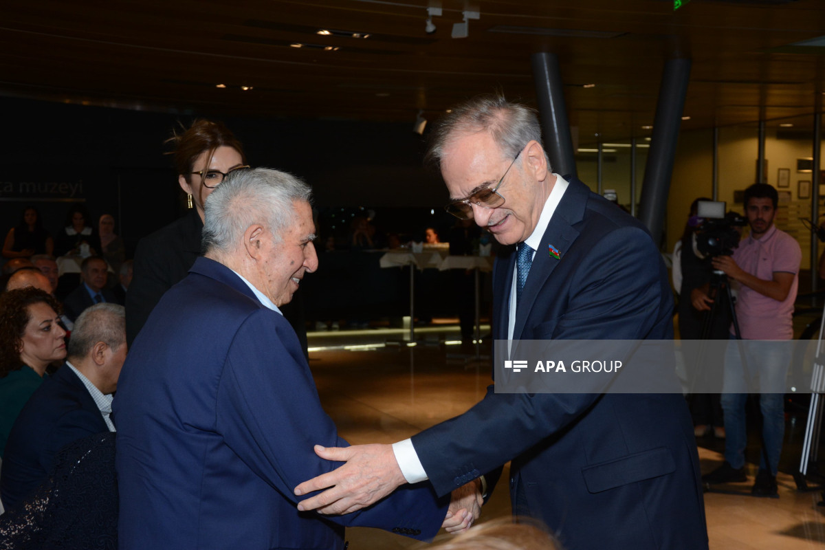 “Qənirə Paşayeva - İTHAF” adlı bədii sərginin açılışı olub - FOTO 