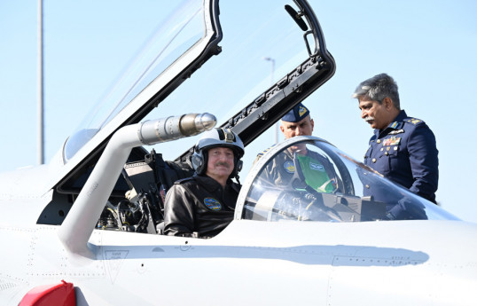 Prezident İlham Əliyevə çoxməqsədli JF-17C təyyarələri təqdim olunub  - YENİLƏNİB-1 