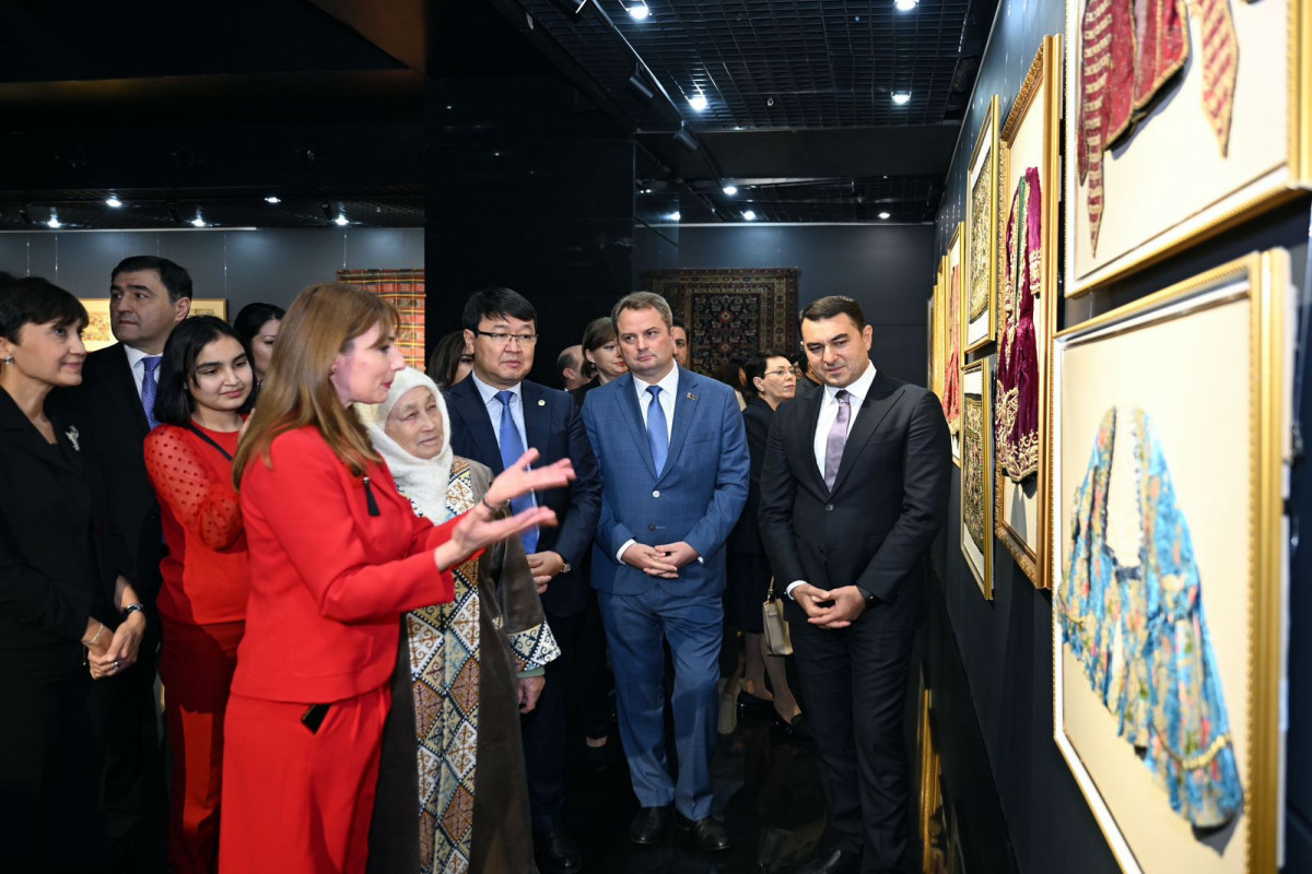 Astanada “Azərbaycanın sənət inciləri” adlı sərgi təşkil olunub - FOTO 