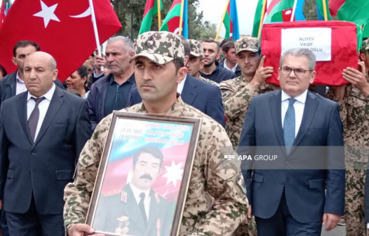 Birinci Qarabağ müharibəsində şəhid olan Vaqif Alıyevin qalıqları Gəncədə dəfn edilib - FOTO 