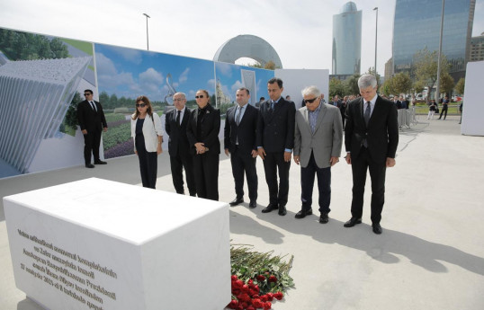 Mədəniyyət Nazirliyinin kollektivi şəhidlərin xatirəsini yad edib