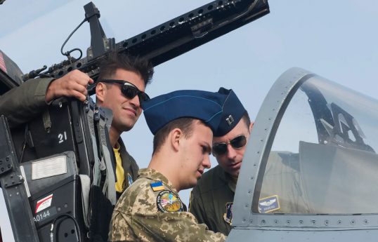 Pentaqon: Ukraynalı pilotları F-16 qırıcıları üçün hazırlamaq ABŞ-nin prioritetidir
