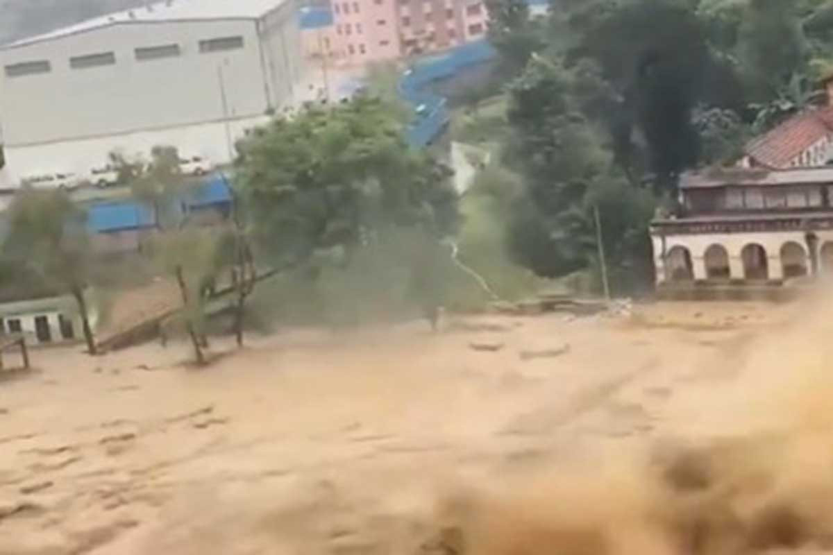 Nepalda leysan yağışlar daşqınlara yol açıb,  ölənlərin sayı 100-ü keçib