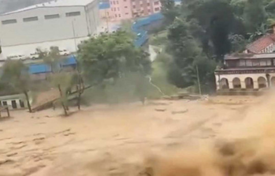 Nepalda leysan yağışlar daşqınlara yol açıb,  ölənlərin sayı 100-ü keçib