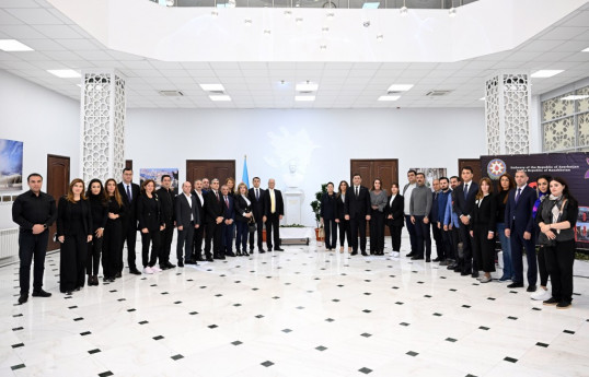 Adil Kərimli bir sıra ölkələrin rəssamlar ittifaqlarının təmsilçiləri ilə görüşüb