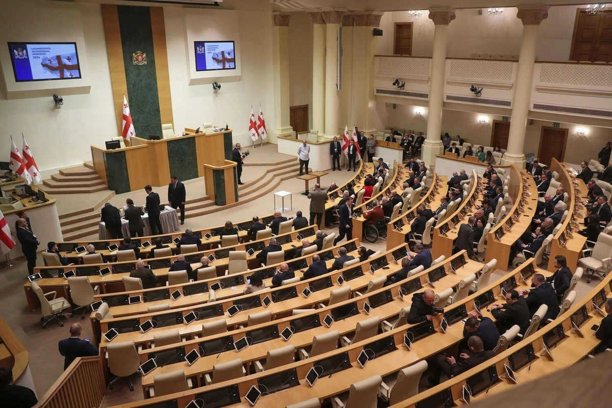 Gürcüstan parlamenti “xarici agentlər” qanununu qəbul edib
