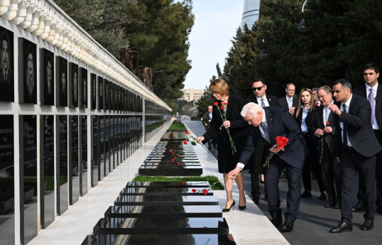 Ştaynmayer Şəhidlər xiyabanını ziyarət edib - FOTO 
