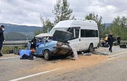 Türkiyədə bir ailənin beş üzvü yol qəzasında ölüb