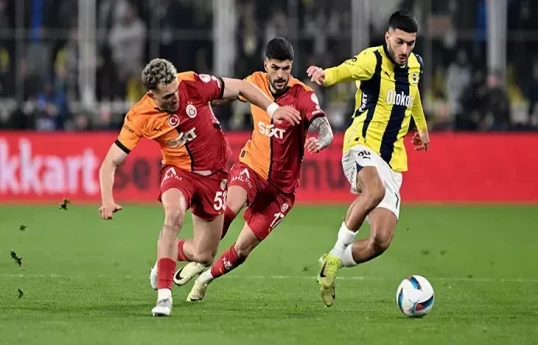 “Qalatasaray” “Fənərbağça”nı səfərdə məğlub edərək yarımfinala yüksəlib