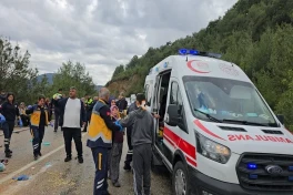 Türkiyədə bir ailənin beş üzvü yol qəzasında ölüb