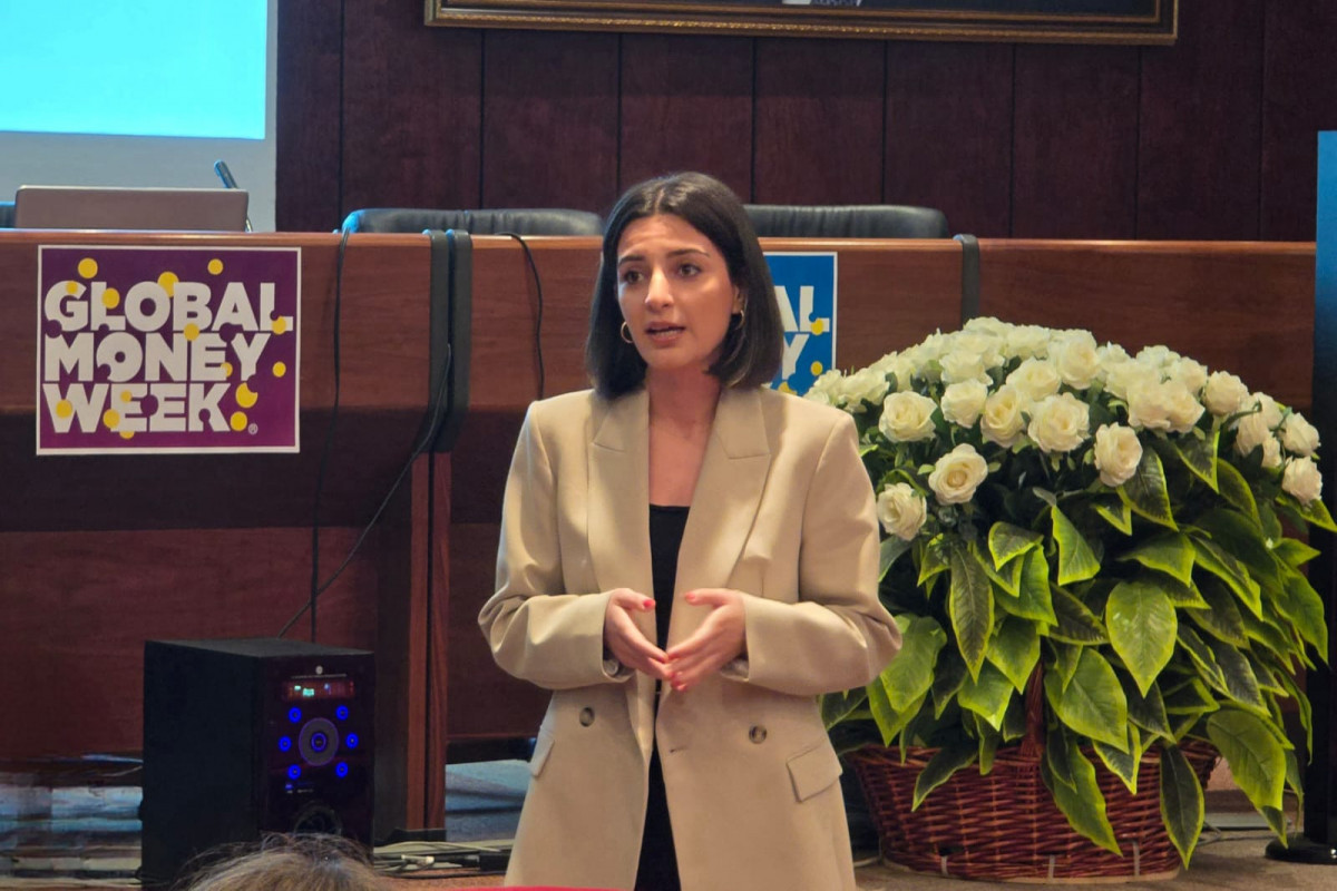 AMB: Milyonlarla insan ödənişlər zamanı onlayn dələduzluğun qurbanı olur