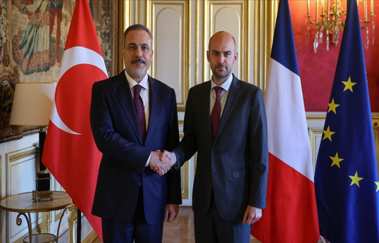 Türkiyə və Fransa XİN rəhbərləri Azərbaycan-Ermənistan normallaşma prosesini müzakirə edib