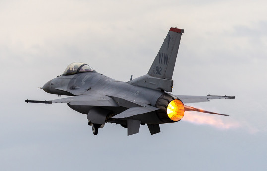 NATO komandanı: F-16-lar Ukraynaya göndərilmək üçün hazırdır