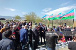 Qarabağın ilk şəhidlərindən Bəxtiyar Quliyev 32 il sonra dəfn edildiyi qəbiristanlıqda anılıb - FOTO 